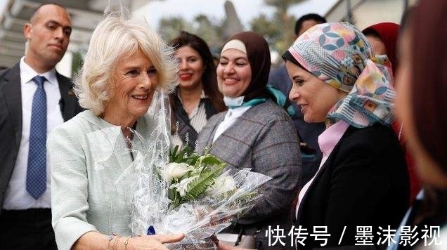 吊坠 英王室妯娌再度同台比美!卡米拉华贵、高雅,索菲优雅、迷人