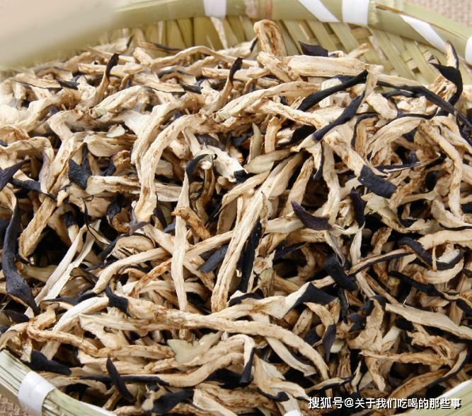 大伯|自晒茄子干，先焯水还是直接晒？用对方法，1天晒好，软嫩有嚼劲