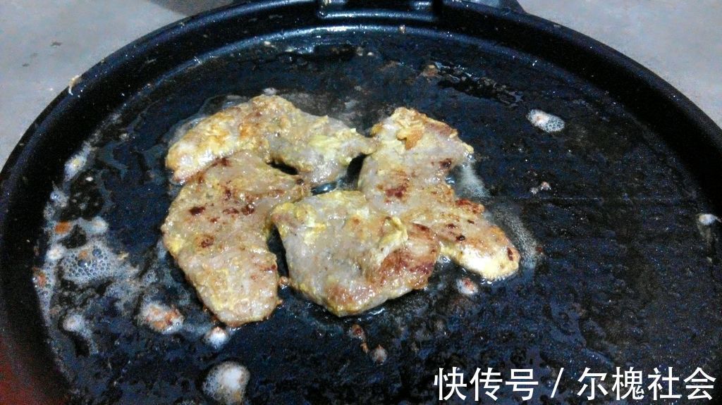 五香粉|在家制作香煎芝士猪排,味道浓郁,营养健康