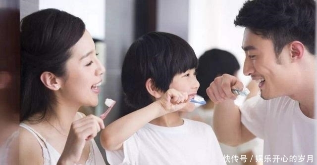 口腔|牙缝抠出黄泥，臭到让人尴尬牙医做到5点，慢慢让它消失