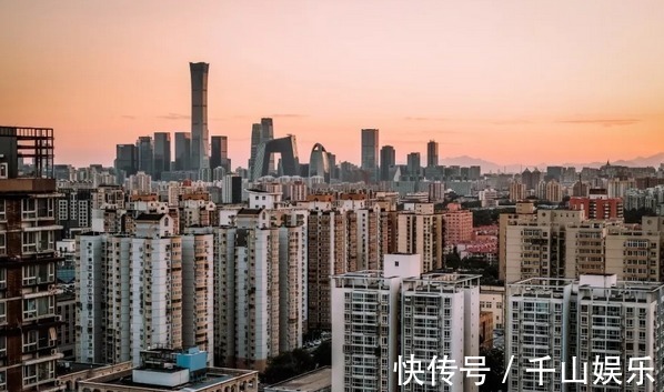 东户|买房不想走弯路,牢记“买边、买中、不买3”,基本不会选错房!