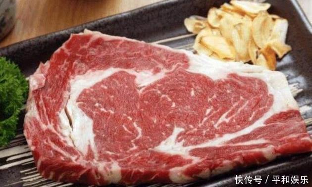 “假牛肉”是用什么材料制作的?看到原材料后:难怪都吃不出来