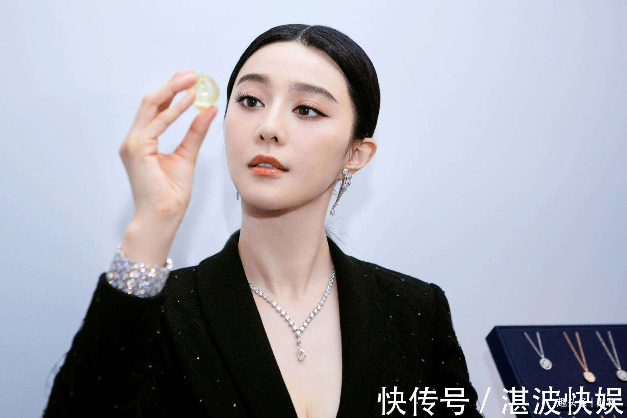 戴比尔斯 “骗”了全球数百年,被国内“假货”揭穿,这一行“火”不动了