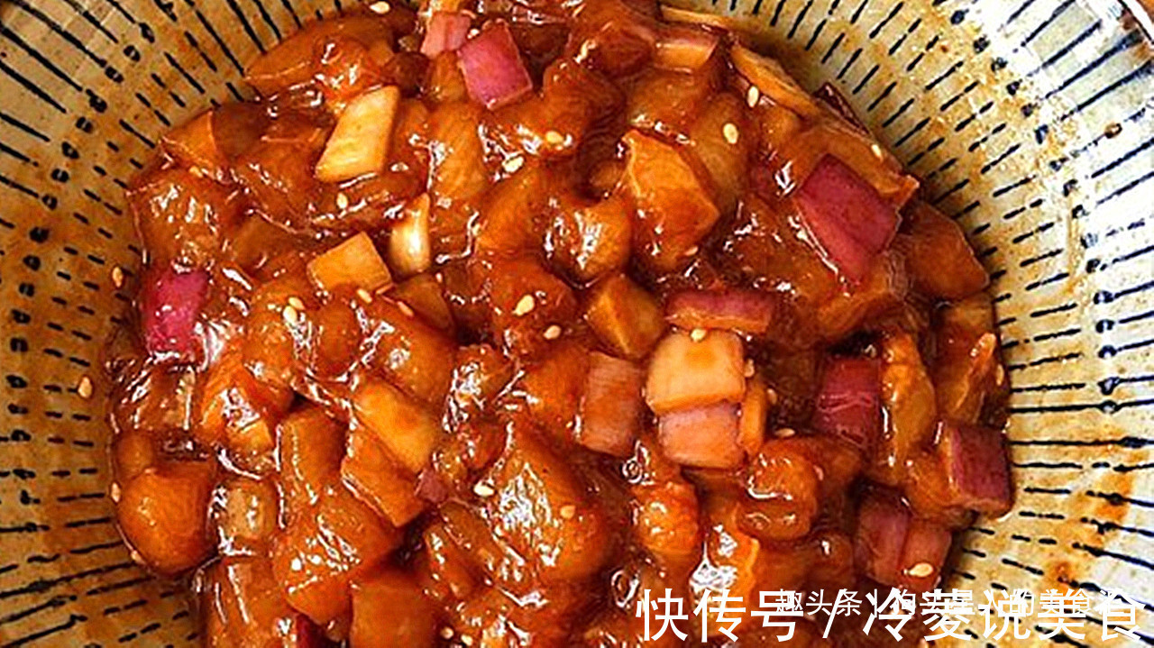 鸡肉饼用这个方法做就够了，外皮香酥脆，内馅鲜美多汁，太香了！