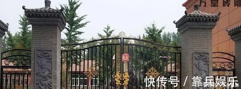 仿古|从砖雕大门的挂件装饰了解中国中式仿古院子