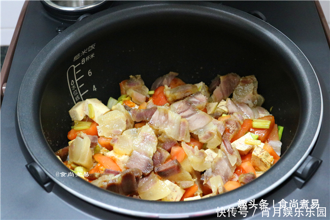  大米|煲仔饭，用电饭锅也能做，焦香营养又便捷，不用守在灶台前