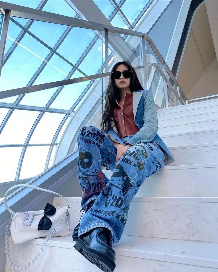  肉丝，别以为我没看出来你穿睡裤出门|下周穿什么 | 肉丝