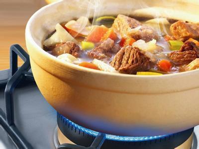 小花|5岁女儿被关在家里,妈妈外出打麻将,回家后被气得差点吐出血!