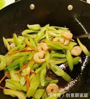 家常芹菜菜谱,芹菜炒虾仁,清爽可口,营养美味,适合夏天