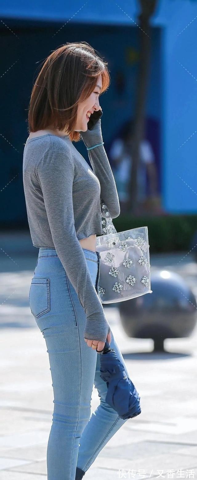 身材 打底裤是苗条女孩的专属,把姑娘的身材突显的淋漓尽致,纤细收腰