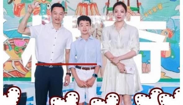 他是《爸爸去哪儿》的杨阳洋,今11岁,腿就和爸爸一样长了!