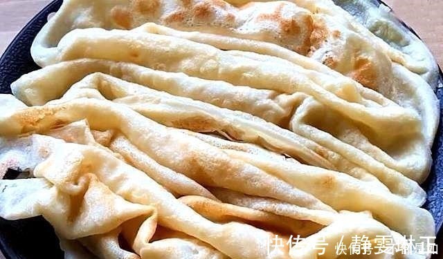 烙饼|姥姥40多年一直这样烙饼,手不碰面,60秒一张,香软又劲道