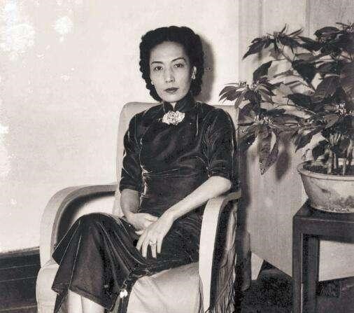 谋生|杜月笙去世后留给孟小冬的遗产不多,孟小冬是怎样谋生的