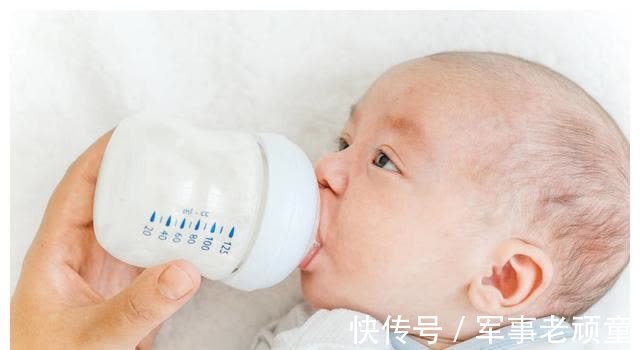 大便|宝宝的便便呈这种状态,说明他平时都没吃饱,妈妈可别饿坏宝宝