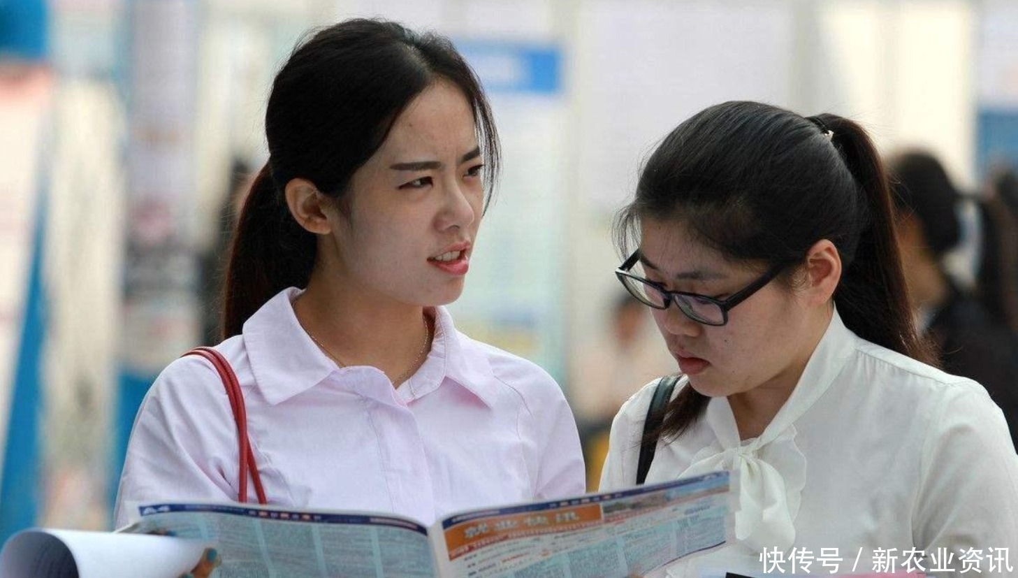 等额本息|贷款82万,分30年,银行会收多少利息?不少人还在给银行送钱