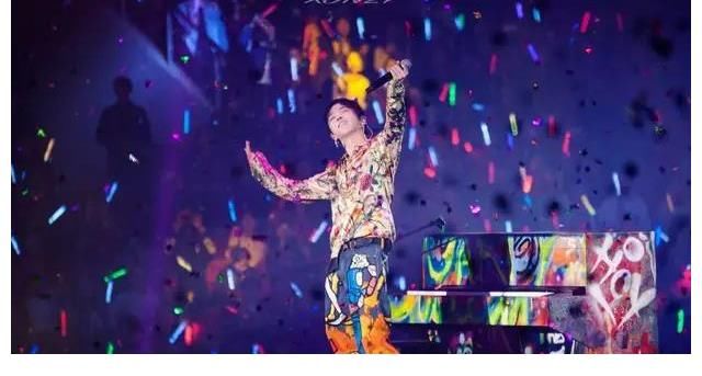 卡西莫多的礼物|华语乐坛领军人华晨宇∶不断打破纪录，只做“第一人”