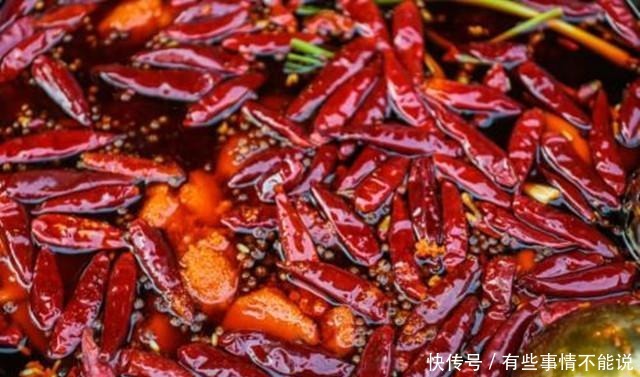 法国靓妹在中国吃了一次火锅,吃完后吐槽中国人的话不能信!