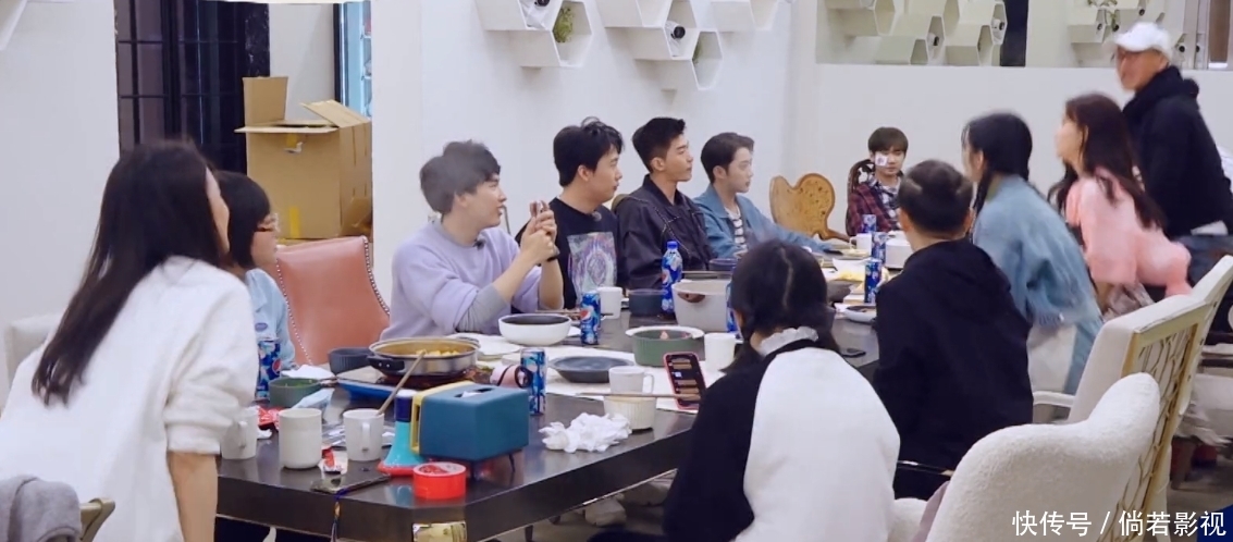 伙食费 苏芒因伙食费引发争议,节目澄清没说服力?与黄关军成鲜明对比!