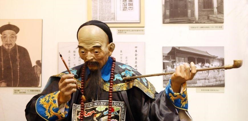 对子&乾隆随口说了一句对子, 纪晓岚听了连忙下跪, 请求皇帝恩准归乡!