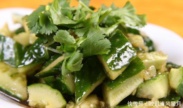 饭店|为什么饭店的拌黄瓜那么好吃,大厨教你,原来技巧在这里!