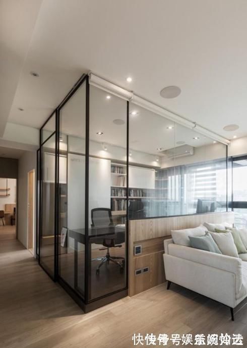 灰尘|楼梯下空着,如今越来越多人都直接改成书房,不要1㎡却实用多了