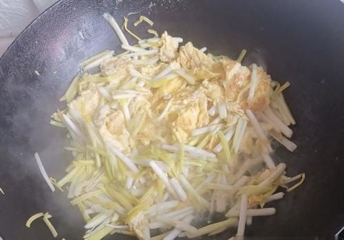 此菜很多人不认识，遇到就别错过，好吃鲜美驱春寒，平安度过春天