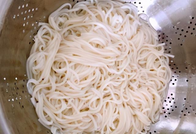 面条这做法太香了,做法简单又省事,一周吃5次也不腻,特解馋