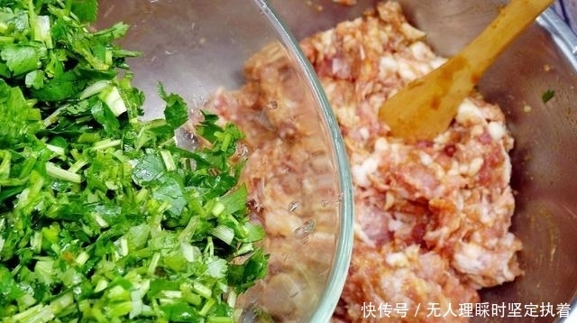 调饺子馅千万别加“料酒”,3个方法去腥,饺子鲜香无异味!