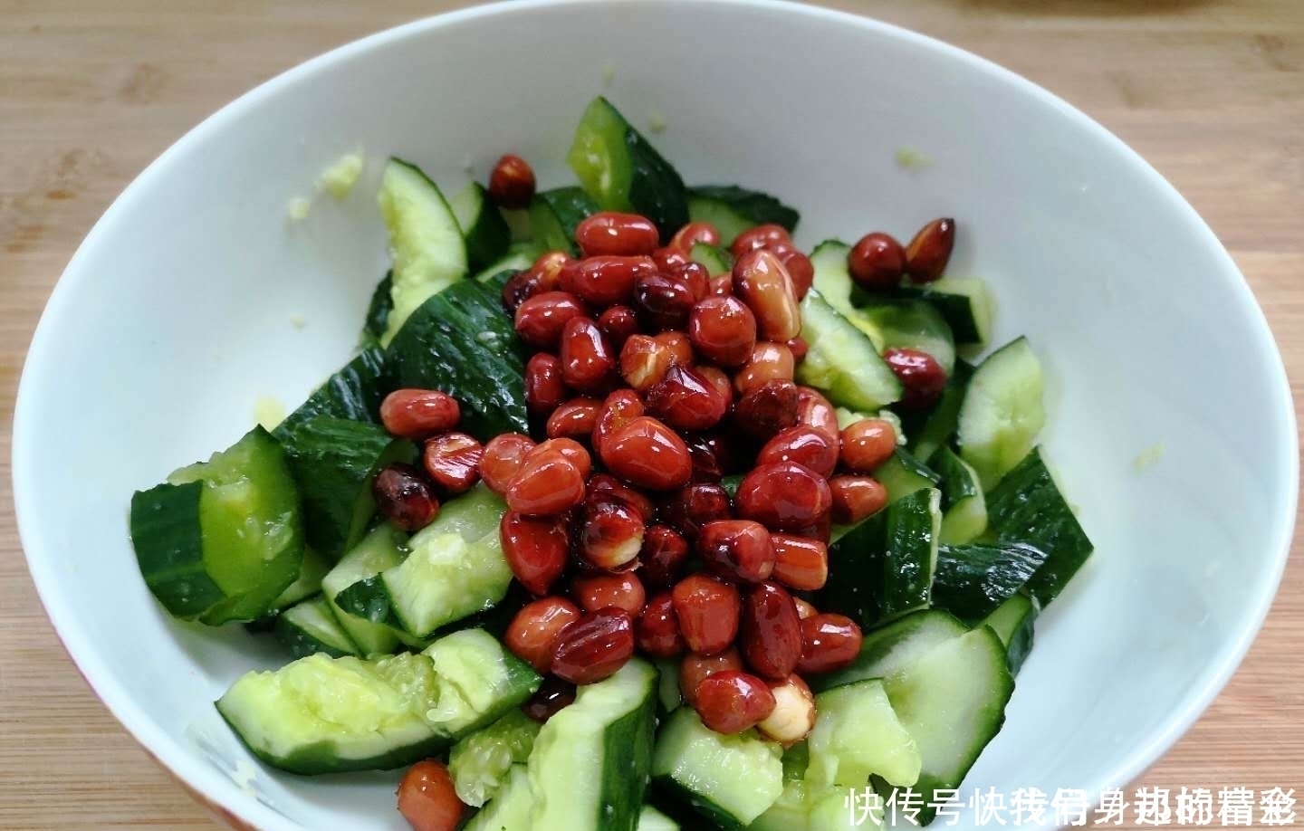 吃起来|凉拌黄瓜时,直接拌是大错特错的,少了这一步黄瓜不脆,更不入味