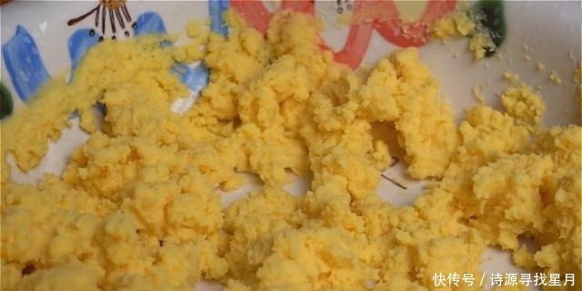 面片|玉米面这样做真好吃,一擀一煎,5分钟出锅,连吃一个月都不腻