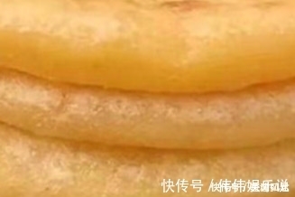 搅拌均匀|早餐饼最好吃又简单做法,1碗面粉,开水一烫,15分钟做好出锅