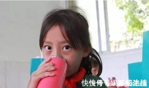 重金属|“夺命保温杯”被曝光,放入热水出来却是毒水,很多家长仍在购买