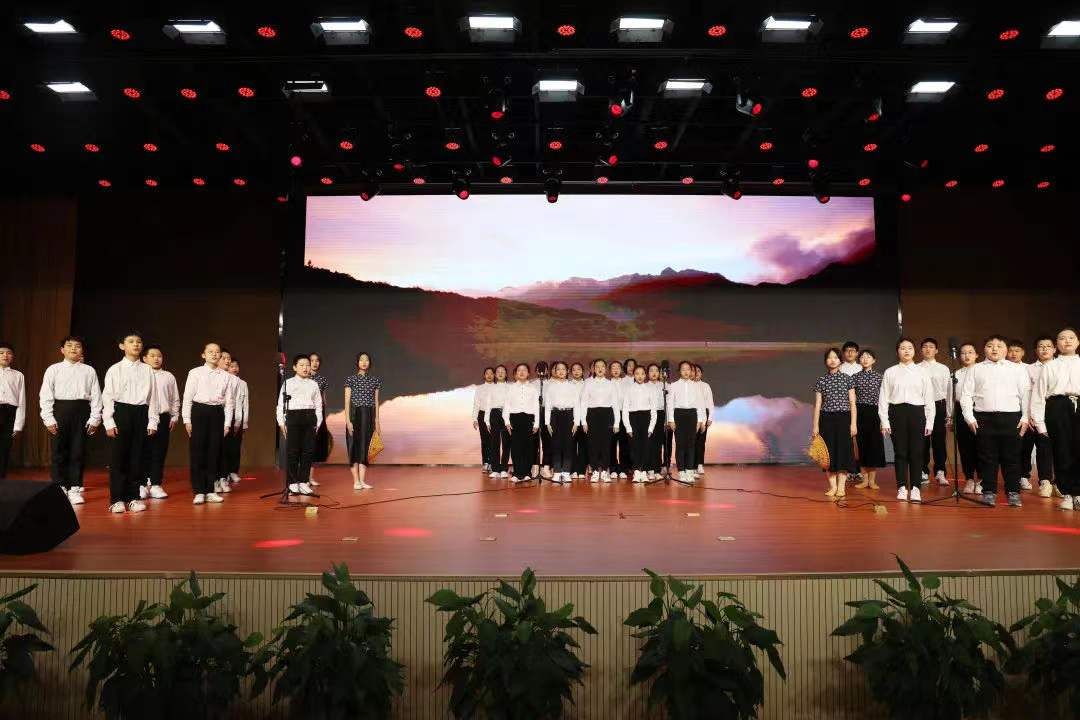 万泉河水清又清$临沂第十二中学育新校区举行第二届银杏文化艺术节暨元旦联欢会