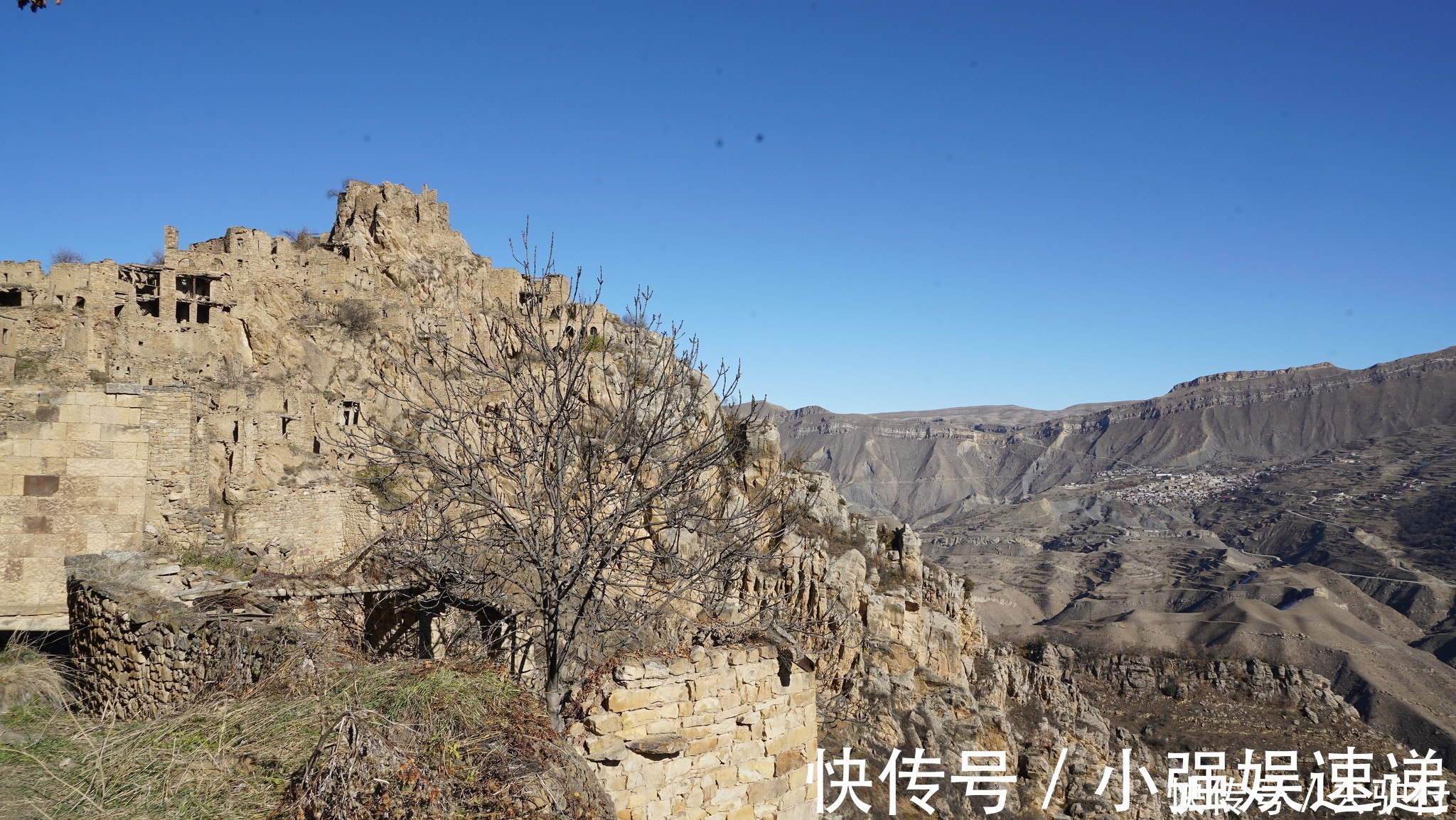 阿瓦尔|废弃的俄罗斯悬崖村：拥有数千年历史却已成废墟，多数人没听过它