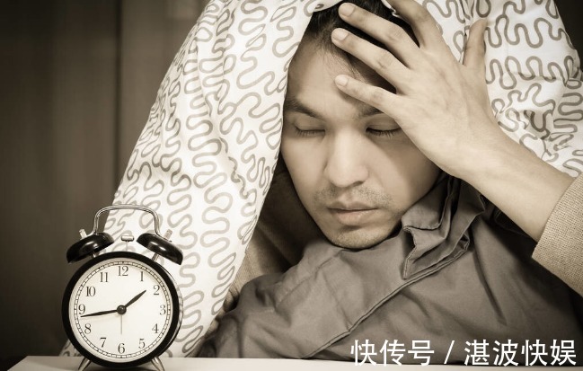 疲劳|失眠的危害不只是疲劳!医生提醒,长期失眠,危害比你想的更严重
