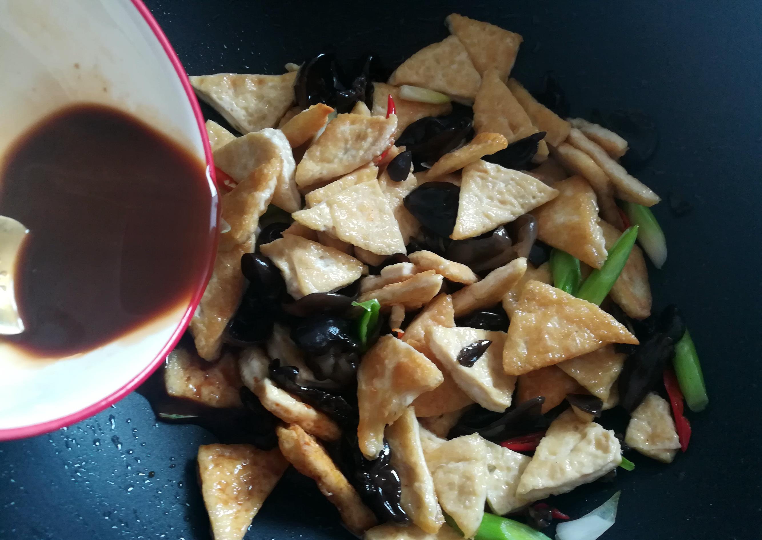 三角豆腐|煎豆腐有技巧，学会一个小动作，豆腐不碎不粘锅，营养又好吃