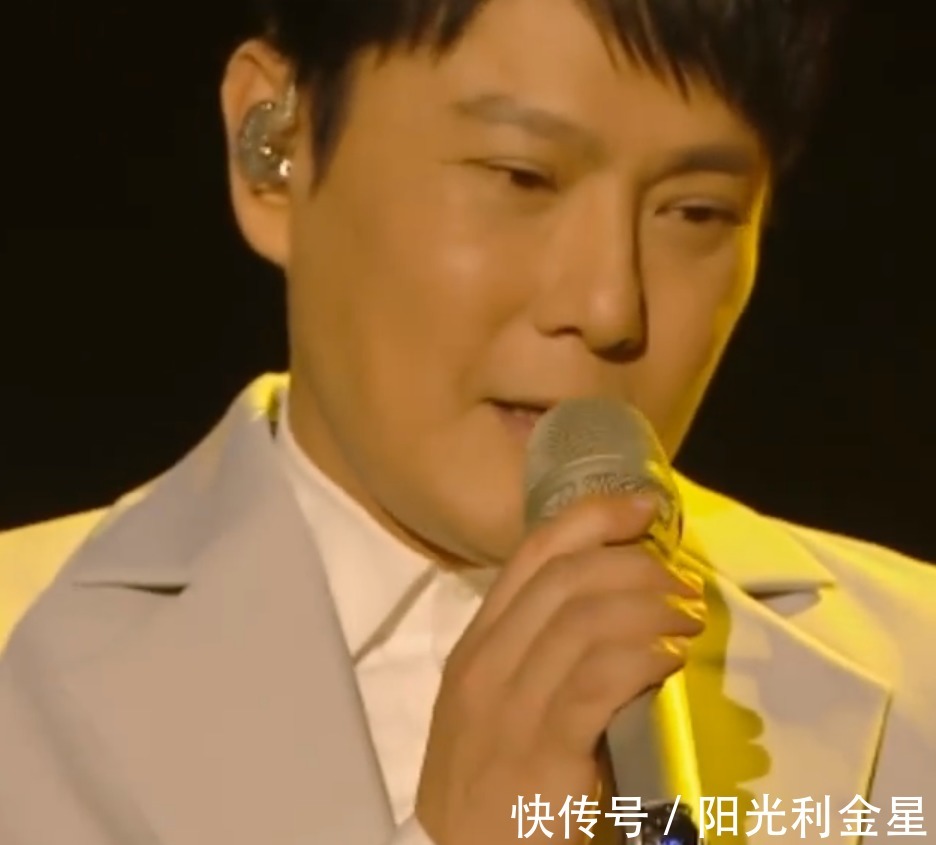 张信哲亮相《你好星期六》，镜头少全程没话讲，剪辑凌乱引热议