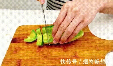 大黄杏|年过50想长寿就要会吃，尤其是这几种“软黄金”，营养高还好吸收