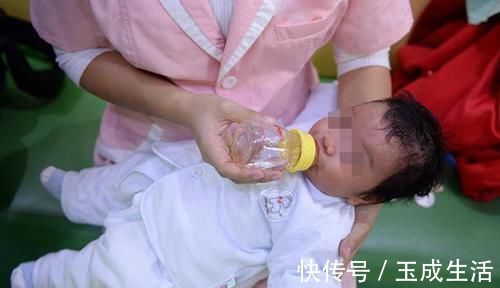 哥哥|“妹妹流血啦,妈妈快来”,面对意外,哥哥的反应让医生竖起拇指