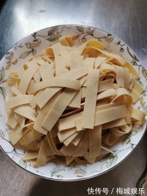 豆腐皮|“长寿老人”的秘密被发现,我国产量大却没人吃,含钙量比牛奶高