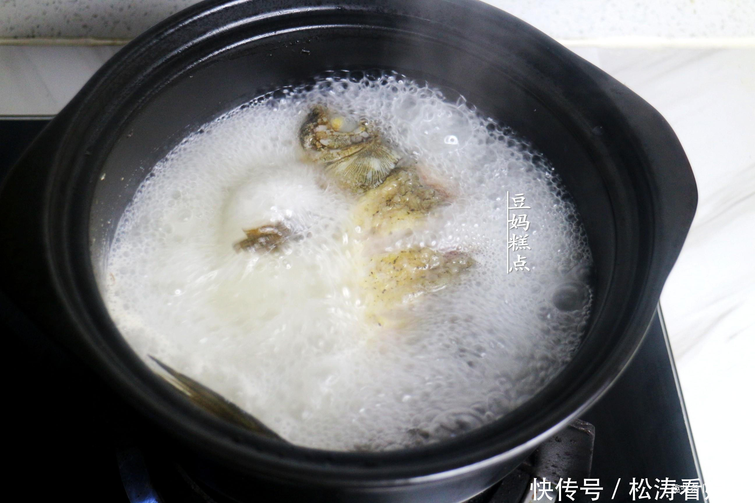 营养|鲫鱼汤的正确做法,记住3点,汤鲜味美,营养丰富