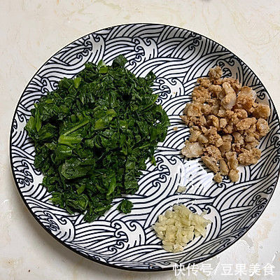 几块钱做一道猪油渣炒青菜,竟比外卖还好吃