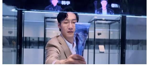 張傲月拿出冠軍獎(jiǎng)杯，韓宇拿出冠軍毛巾，為何吳鎮(zhèn)宇沒帶金馬獎(jiǎng)杯