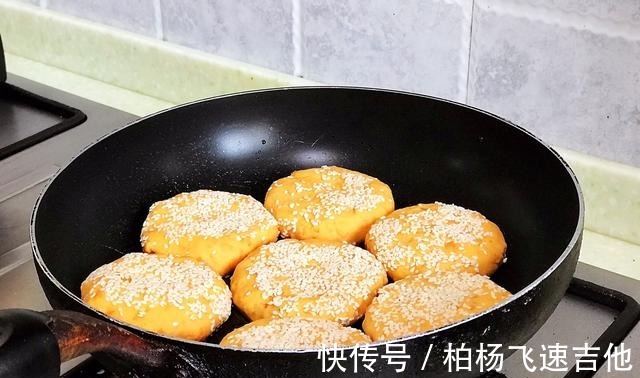 真好吃|红薯跟豆沙的碰撞,做成美味的红薯豆沙饼,香甜软糯真好吃!