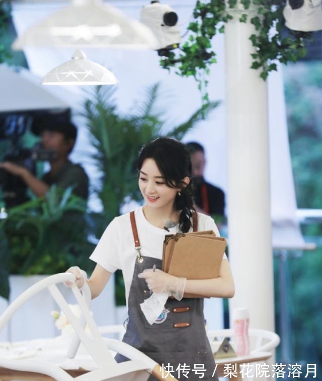 态度|对待赵丽颖的态度,《中餐厅》前后180度大转变,可惜已经迟了