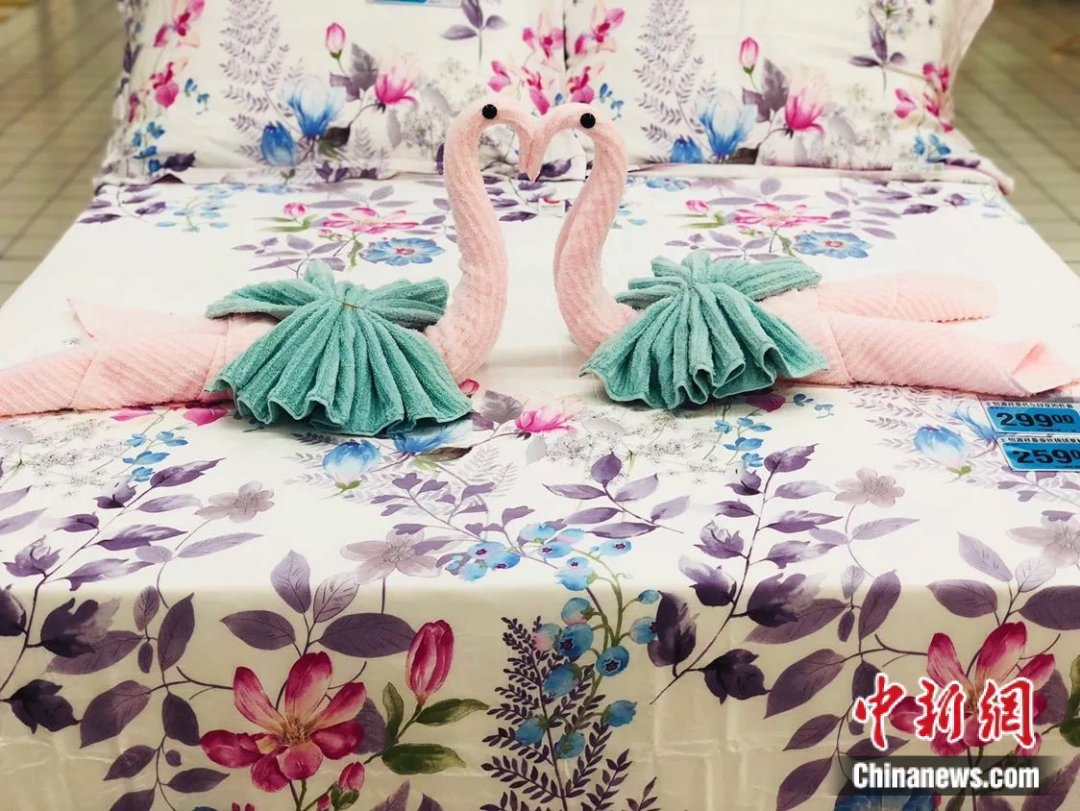 徐明睿|这场模特设计大赛，大学生跟超市理货阿姨PK起来了……