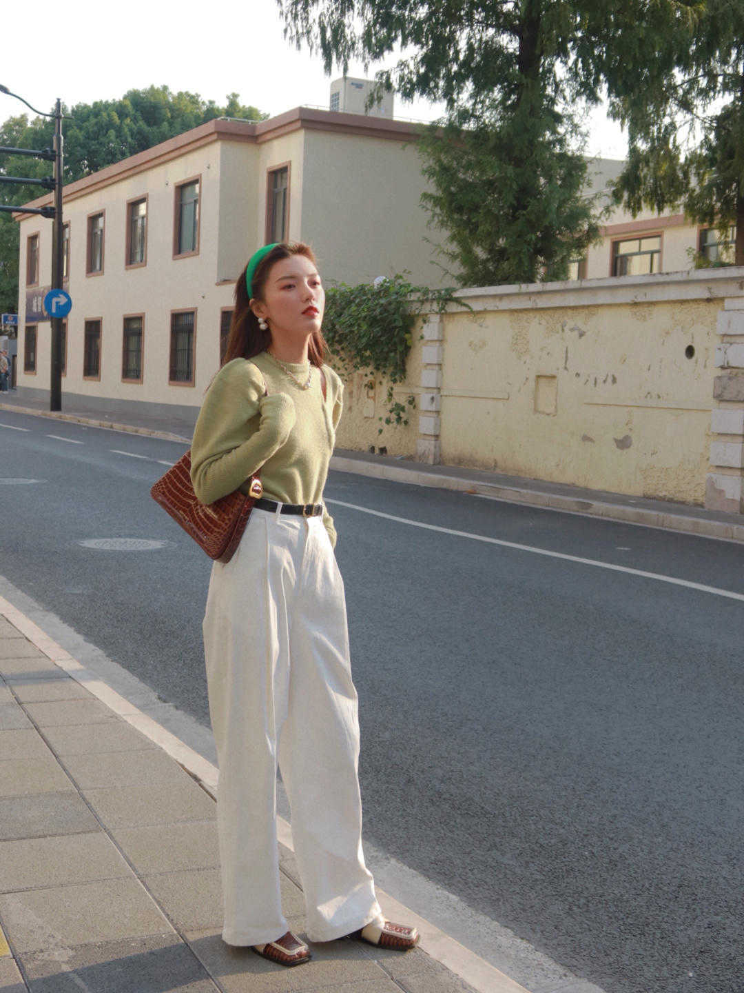 宽松|被法式惊艳了,秋冬还能这么穿?太真实自然了