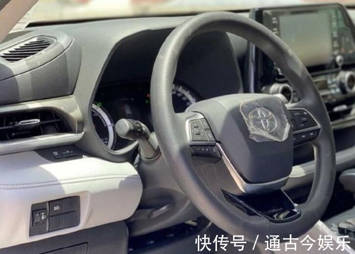 |沙雕动画,搞笑:坑爹的儿子把风油精换进开塞露,真是害人啊!