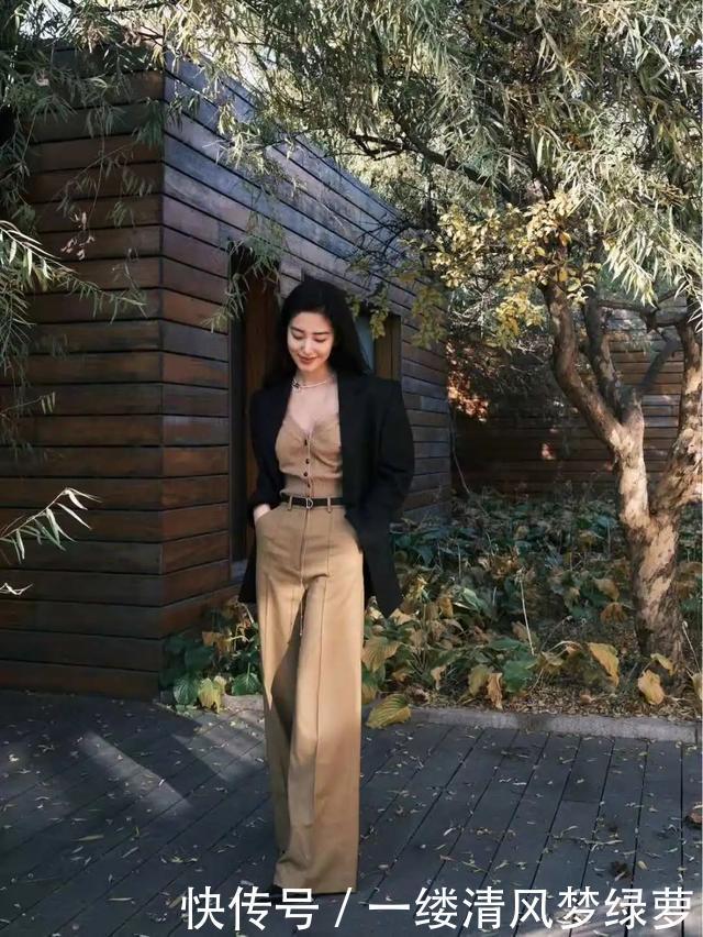 驼色烂大街了，今年冬天“奶茶色”火了，贵气又显白！