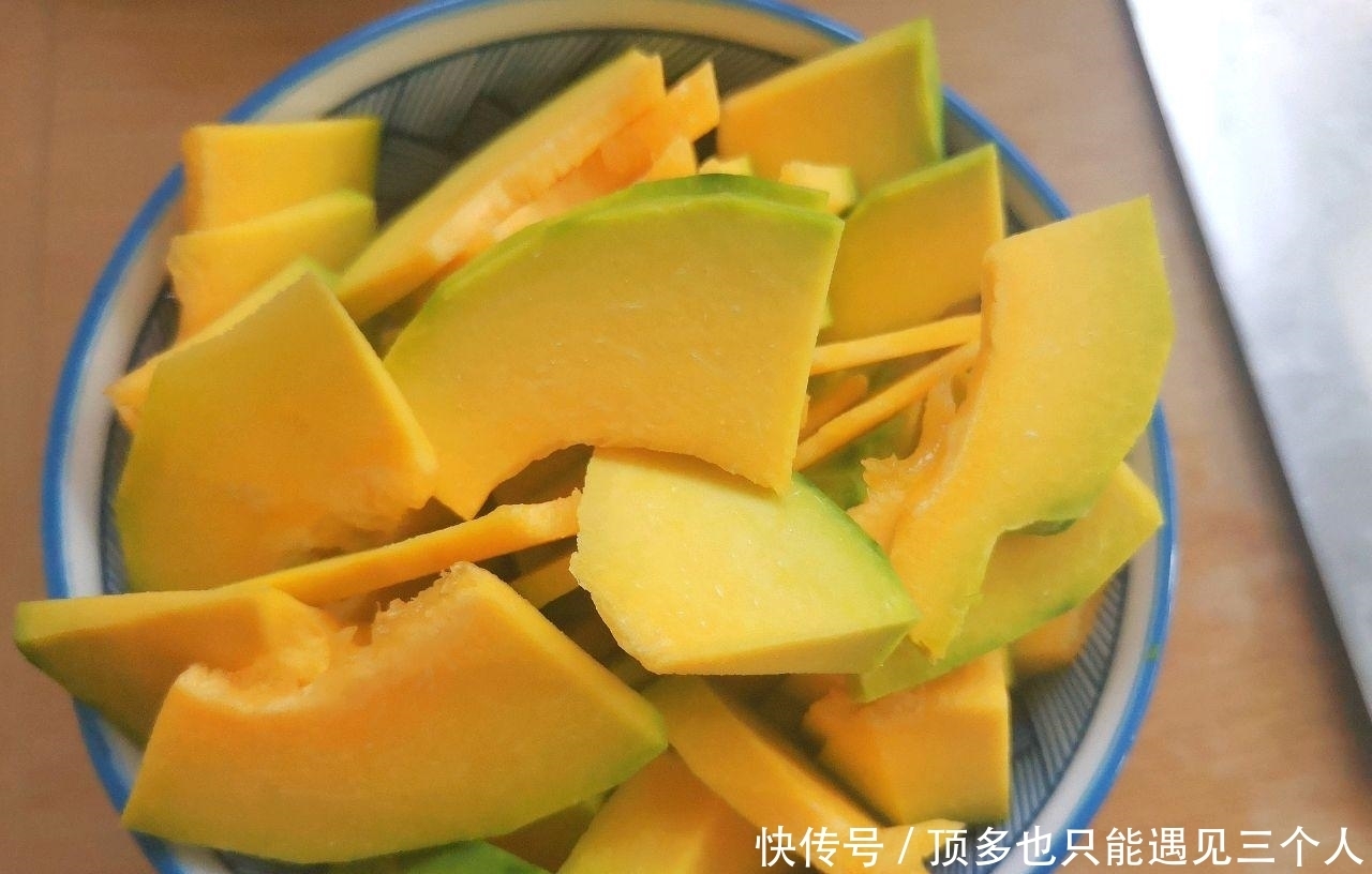 南瓜|重庆一家4口人的晚餐，走红朋友圈，网友：能免费蹭饭吗？